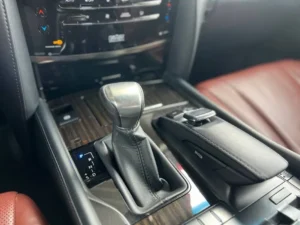 Lexus LX570