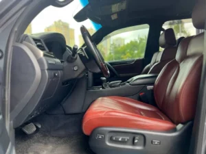 Lexus LX570