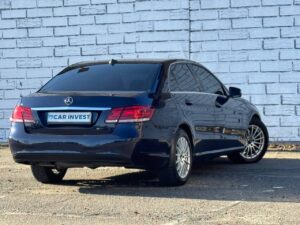 Mercedes-Benz E200