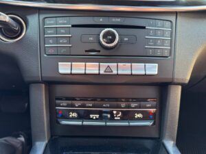 Mercedes-Benz E200
