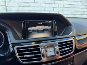 Mercedes-Benz E200