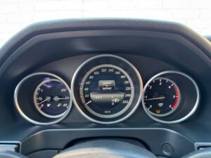 Mercedes-Benz E200