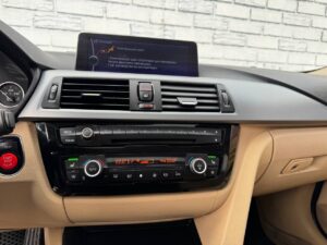 BMW 328i F30