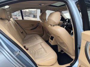 BMW 328i F30