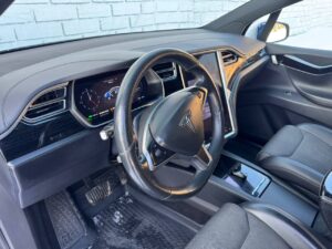 Tesla Model X 75D