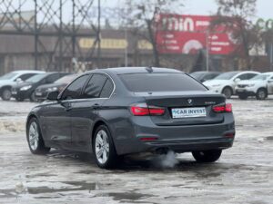 BMW 330e F30