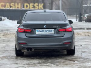 BMW 330e F30