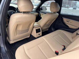 BMW 330e F30