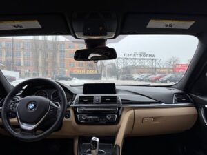 BMW 330e F30