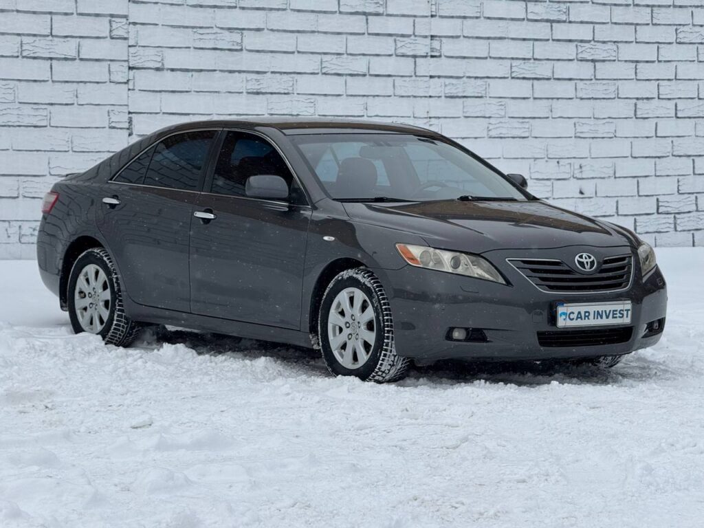 Toyota Camry 40