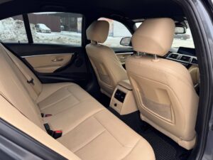 BMW 330e F30