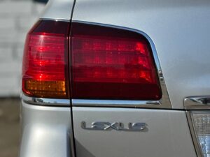 Lexus LX570