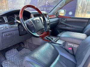 Lexus LX570