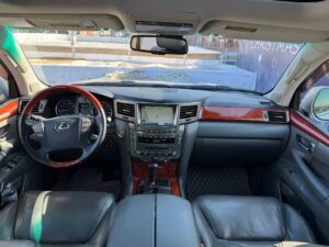 Lexus LX570