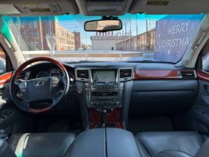 Lexus LX570