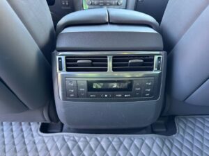 Lexus LX570