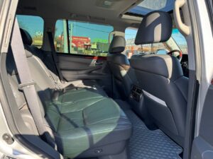Lexus LX570
