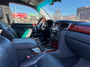 Lexus LX570