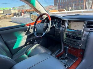 Lexus LX570