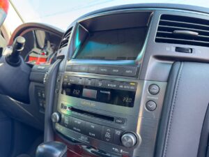 Lexus LX570