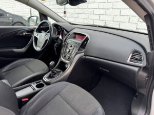 Opel Astra J