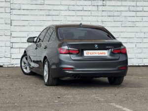 BMW 330e F30
