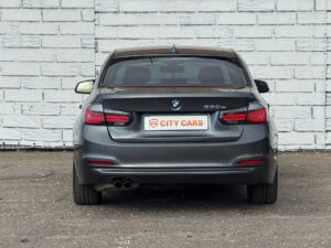 BMW 330e F30