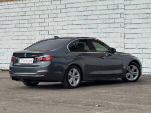 BMW 330e F30
