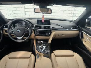 BMW 330e F30