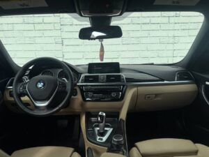 BMW 330e F30