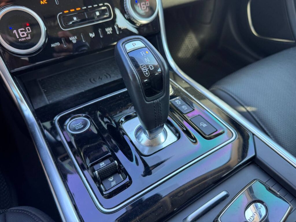 Автомобиль