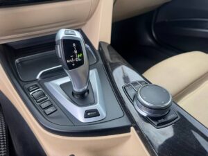BMW 330e F30